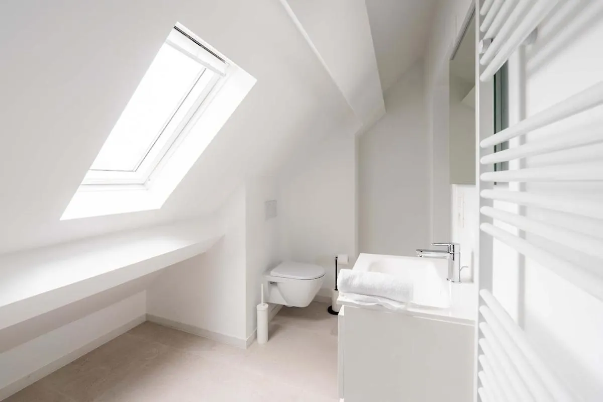 Stylish Duplex For 8 In Central Antverpy Apartmán