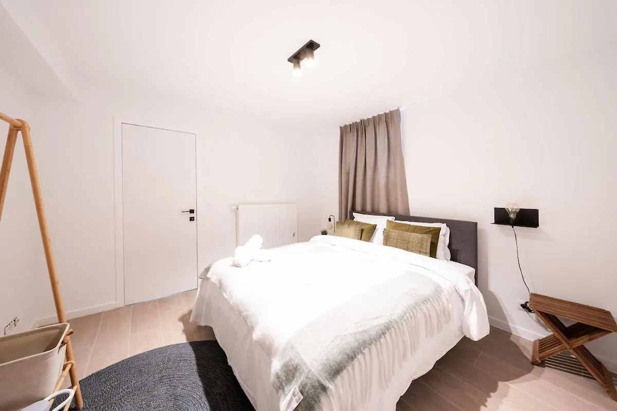 Apartment Stylish Duplex For 8 In Central Antwerp Belgium