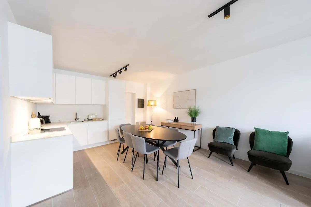 Apartment Stylish Duplex For 8 In Central Antwerp