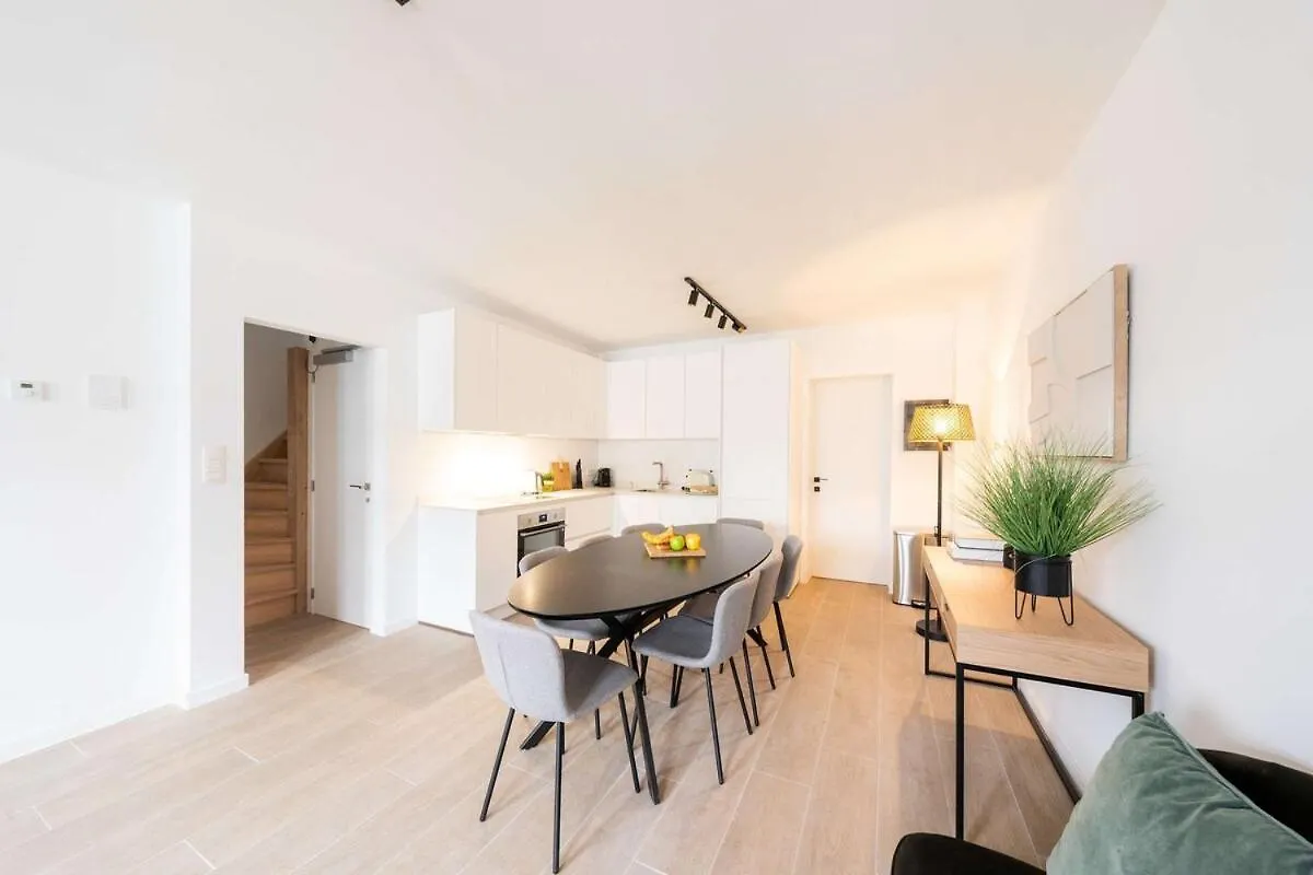 Apartment Stylish Duplex For 8 In Central Antwerp