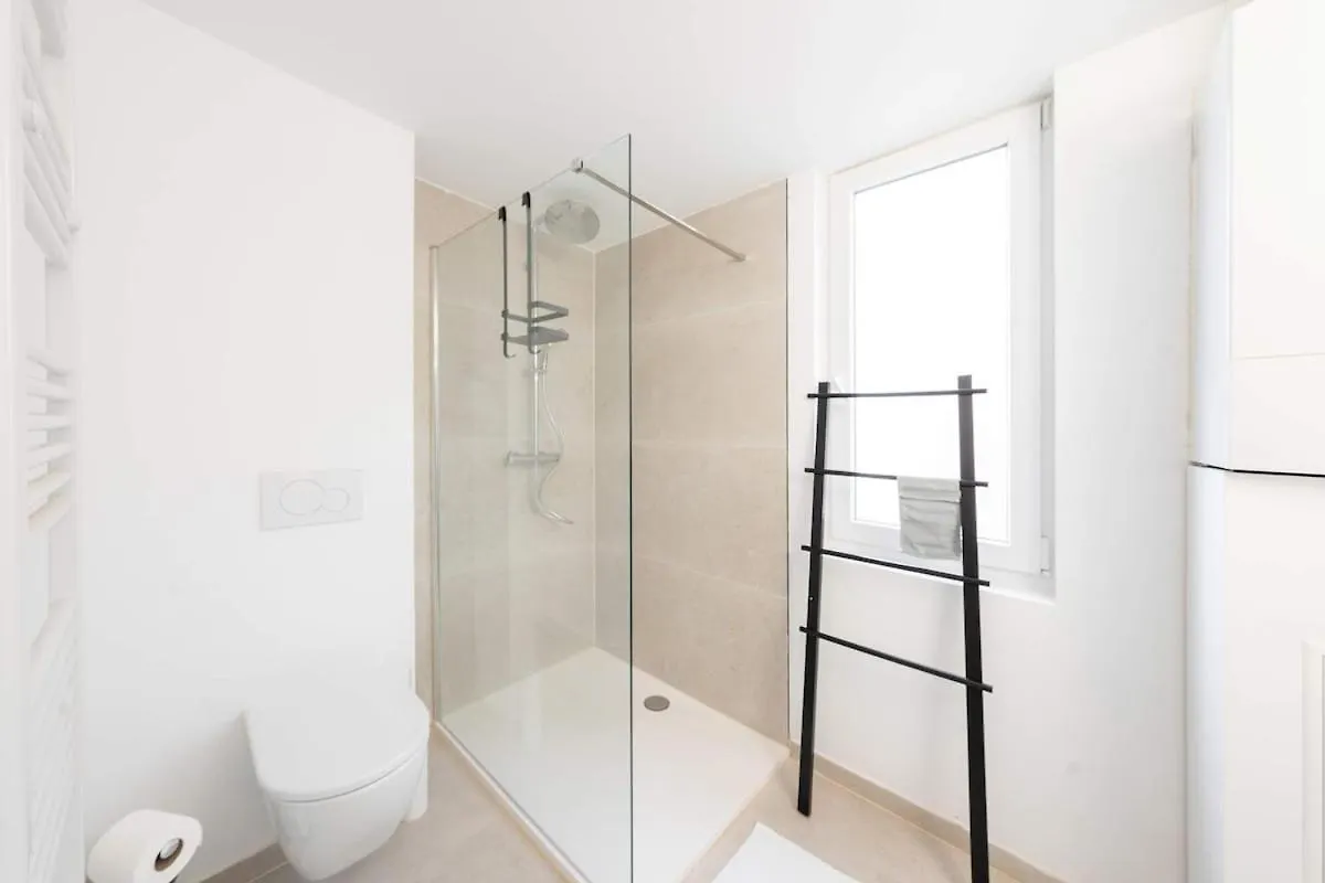 Stylish Duplex For 8 In Central Antwerp Belgium