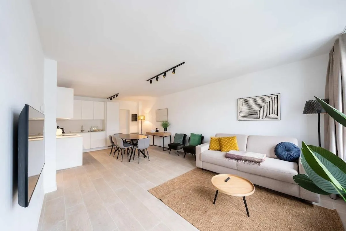Stylish Duplex For 8 In Central Antwerp